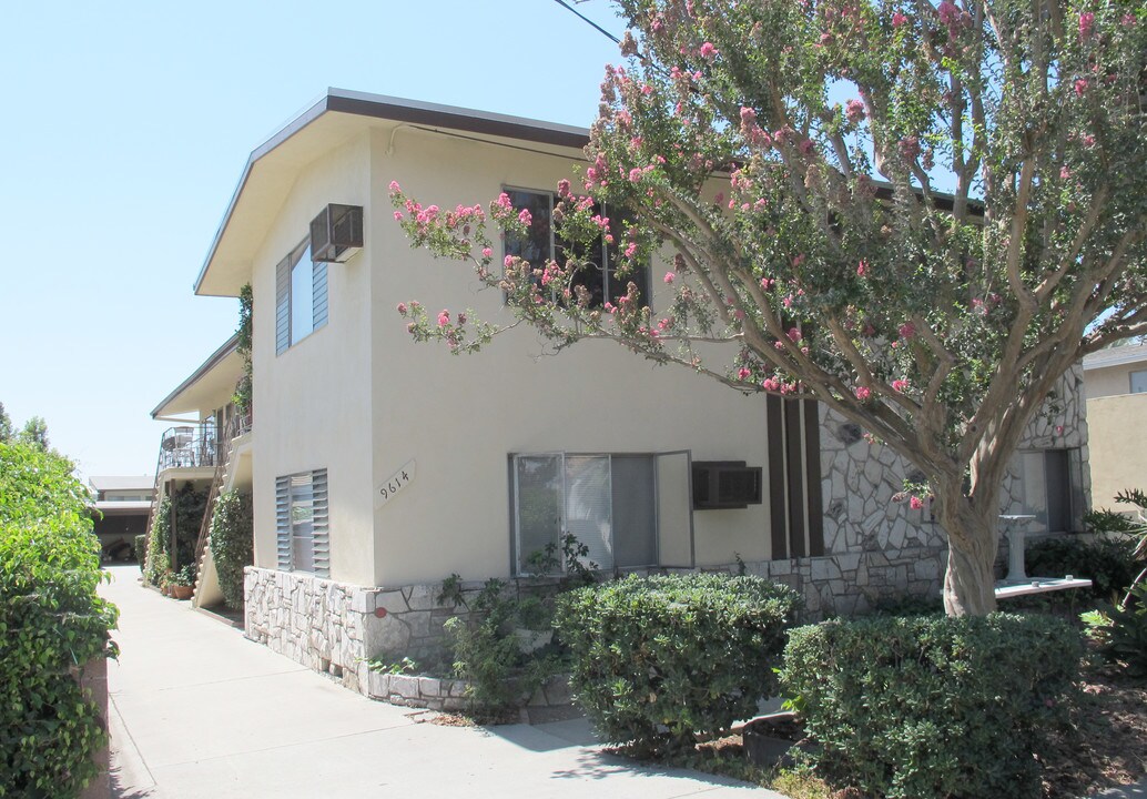 9614 Live Oak Ave in Temple City, CA - Building Photo