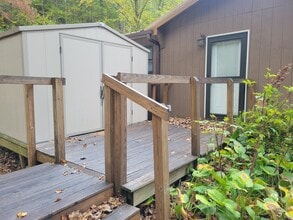 1061 Caldwell Dr in Maggie Valley, NC - Building Photo - Building Photo