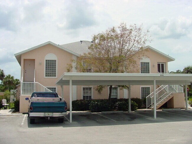 26747 Little John Ct, Unit Manor #10 in Bonita Springs, FL - Building Photo - Building Photo