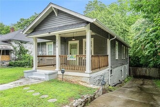 218 Laurel Ave SW in Atlanta, GA - Building Photo - Building Photo