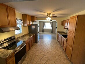 3147 Skyview Ave in Pueblo, CO - Foto de edificio - Building Photo