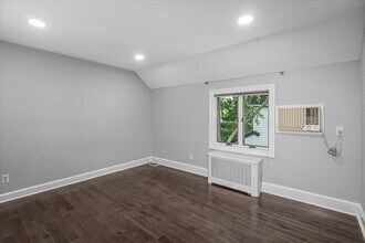 46 Marino Ave in Port Washington, NY - Building Photo - Building Photo