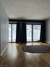 15 South Ct in Clinton, NJ - Building Photo - Building Photo