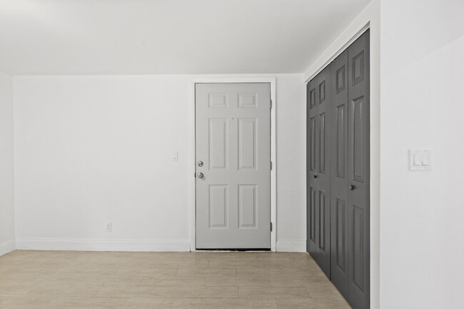 244 Lake Dora Dr in West Palm Beach, FL - Building Photo - Building Photo