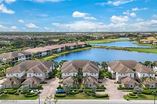 8763 Coastline Ct in Naples, FL - Foto de edificio - Building Photo