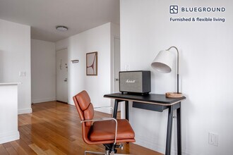 235 W 48th St, Unit FL22-ID28 in New York, NY - Foto de edificio - Building Photo