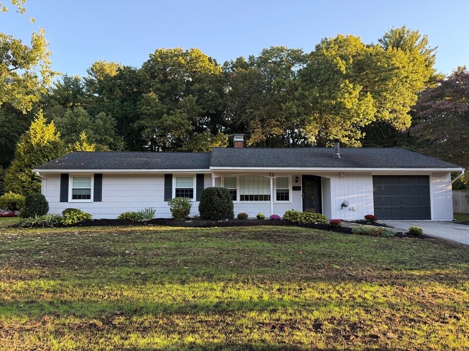 71 Eaton Rd in Framingham, MA - Building Photo
