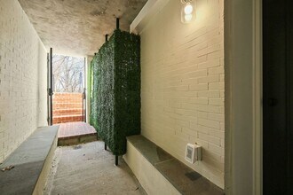 1979 Biltmore St NW in Washington, DC - Building Photo - Building Photo