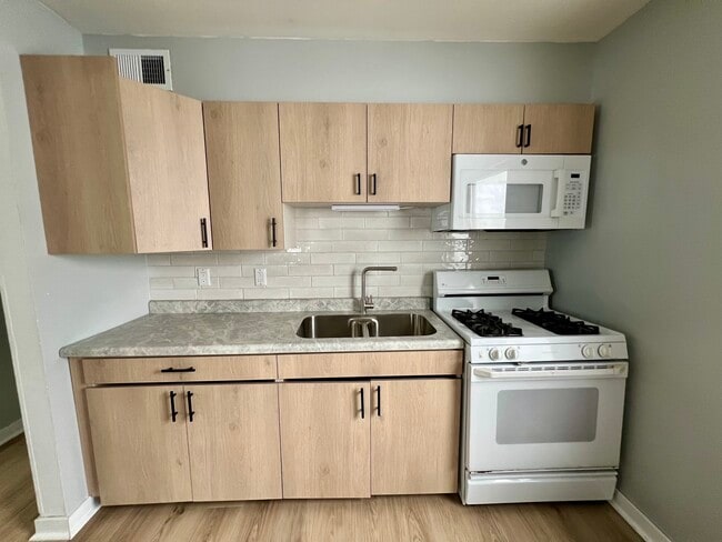 3808 S 48th St, Unit 3808 S 48th St.