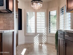 8165 E Del Caverna Dr in Scottsdale, AZ - Building Photo - Building Photo
