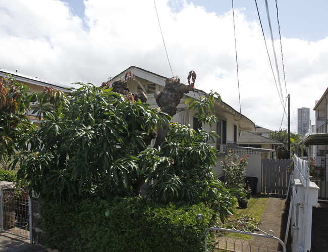 917 Coolidge St in Honolulu, HI - Building Photo - Building Photo