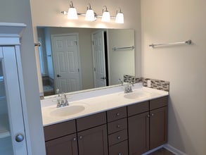 111 Chestnut Ln in Hendersonville, NC - Building Photo - Building Photo
