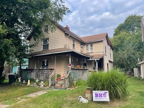404 Wooster Rd N, Unit 1 in Barberton, OH - Building Photo - Building Photo