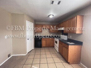 400 Kings Way Dr in Mansfield, TX - Foto de edificio - Building Photo