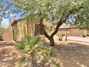 7116 W Sophie Ln in Phoenix, AZ - Building Photo - Building Photo