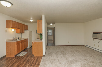 Silver Leaf Apartments (North Fargo) in Fargo, ND - Foto de edificio - Building Photo