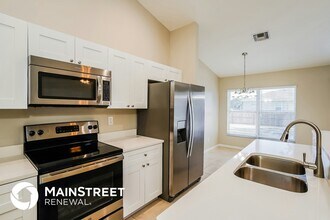 3213 NW 4th Pl in Cape Coral, FL - Foto de edificio - Building Photo