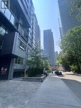 17-717 Dundonald St in Toronto, ON - Building Photo - Building Photo