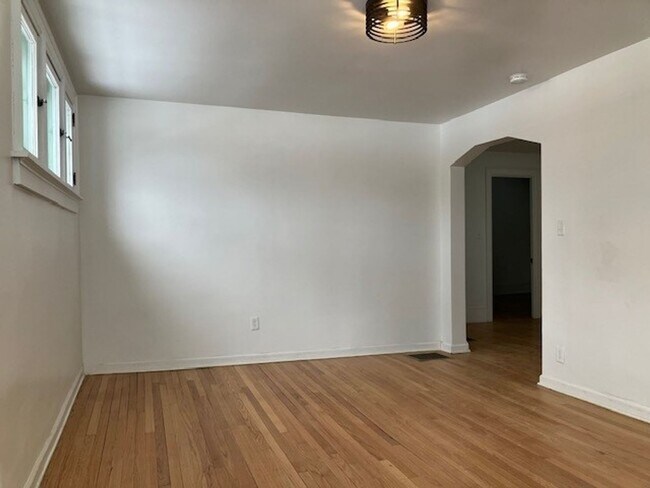 906-908 N 34th St in Milwaukee, WI - Building Photo - Building Photo