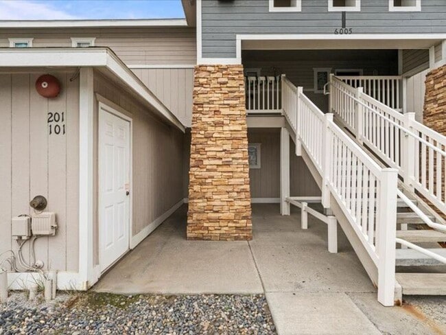 6005 Chapel Hill Blvd in Pasco, WA - Building Photo - Building Photo