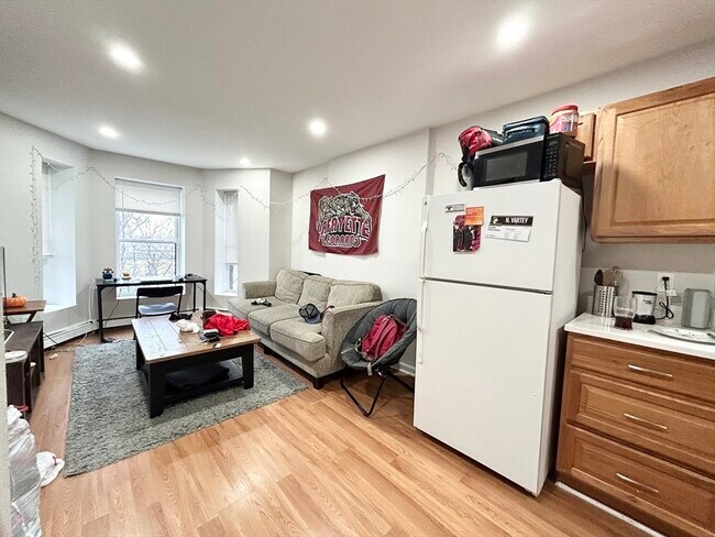 92 Hammond St in Boston, MA - Building Photo - Building Photo