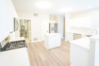 1037 Park Hill Cir in Aurora, IL - Building Photo - Building Photo