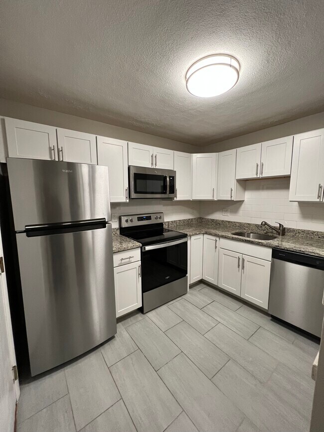 288 Grove St in Auburndale, MA - Foto de edificio - Building Photo