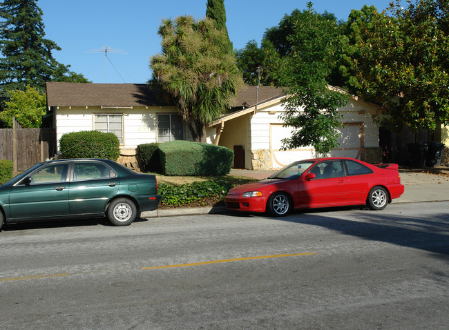 1345-1347 Kingfisher Way in Sunnyvale, CA - Building Photo - Building Photo