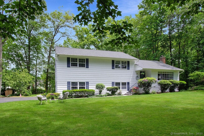 property at 39 Whiffle Tree Ln