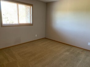 875 Bahls Dr, Unit 209 in Hastings, MN - Building Photo - Building Photo