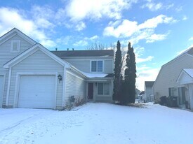 3184 Impressions Dr in Lake In The Hills, IL - Building Photo