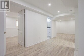 80 Laurendale Ave in Hamilton, ON - Building Photo - Building Photo