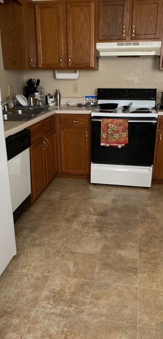 245 State Line Rd in Oak Grove, KY - Foto de edificio - Building Photo