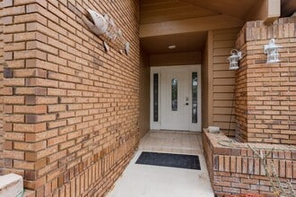 2827 Enisgrove Dr in Palm Harbor, FL - Building Photo - Building Photo