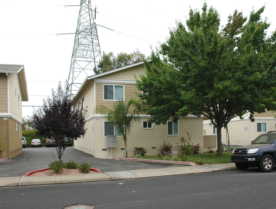 Rinconada Court Apartments in Los Gatos, CA - Building Photo