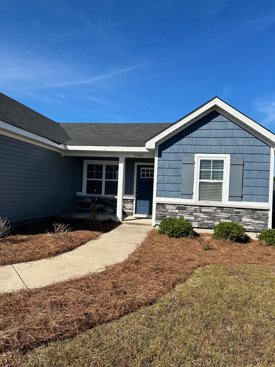 5808 Heritage Oaks Ln in Leland, NC - Building Photo