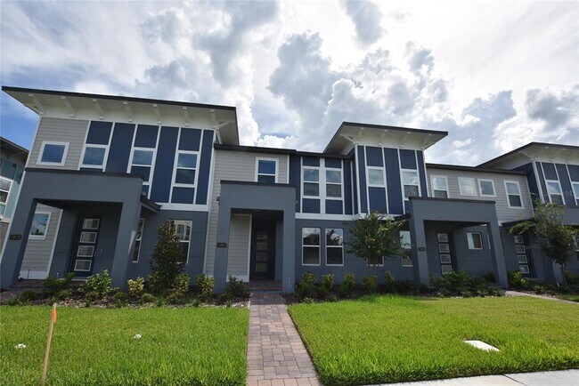7067 Carrickbend Ln