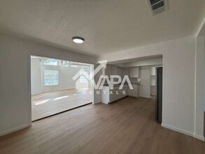 7462 Meadow Breeze Dr in San Antonio, TX - Foto de edificio - Building Photo