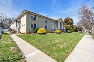 Cheryl Gardens in Roselle, NJ - Building Photo - Building Photo