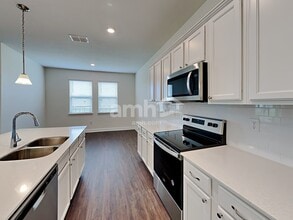 1048 Walden Pond Dr in Plant City, FL - Foto de edificio - Building Photo