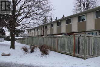 457 Moodie Dr in Ottawa, ON - Building Photo - Building Photo