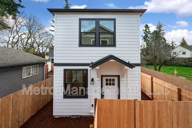 property at 12094 SE Market St