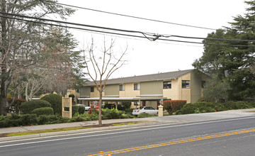 Bayou Townhouses in Santa Cruz, CA - Foto de edificio - Building Photo