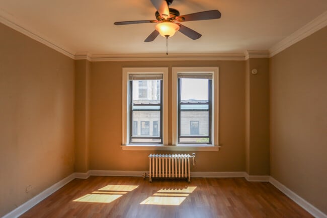 920 W Eastwood Ave, Unit #502 in Chicago, IL - Building Photo - Building Photo