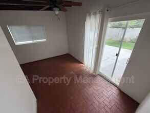 3925 Mesa Verde Ave NE in Albuquerque, NM - Building Photo - Building Photo