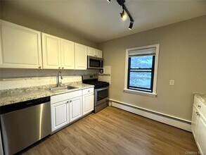 17 Cornelison Ave in Nyack, NY - Building Photo - Building Photo