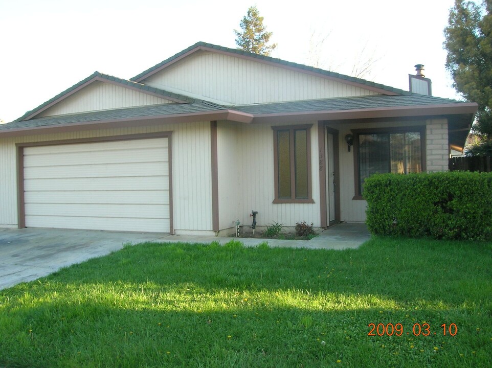 1388 Colfax Pl in Woodland, CA - Building Photo