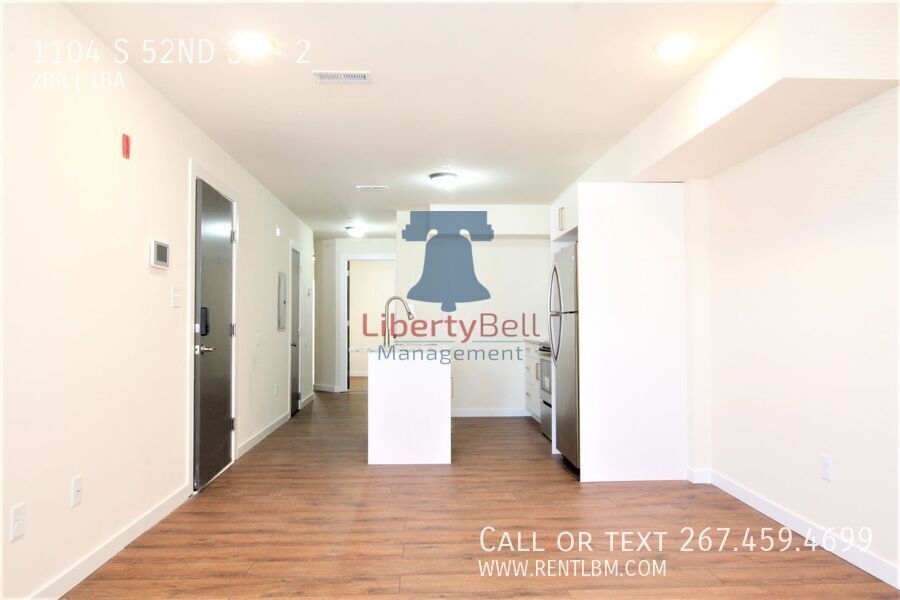 1104 S 52nd St in Philadelphia, PA - Building Photo