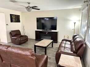 1098 E Regent Dr in Gilbert, AZ - Building Photo - Building Photo