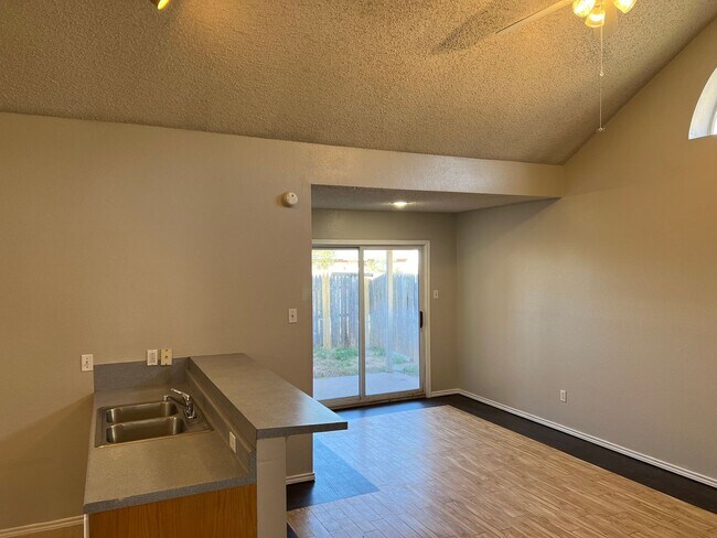 3507 Ironton Ave in Lubbock, TX - Foto de edificio - Building Photo